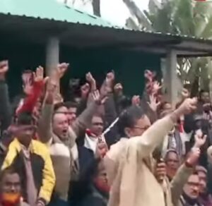 শপথ পরিয়ে দলের নেতাকর্মীদের নির্বাচনী মাঠে না নামার নির্দেশ দিলেন বিএনপি নেতা