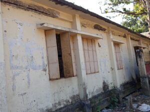 চিলমারীতে জীর্ণ ও ঝুঁকিপূর্ণ ভবনে পাঠদান, নতুন ভবন নির্মাণের দাবিতে উদ্বিগ্ন শিক্ষার্থী-অভিভাবক