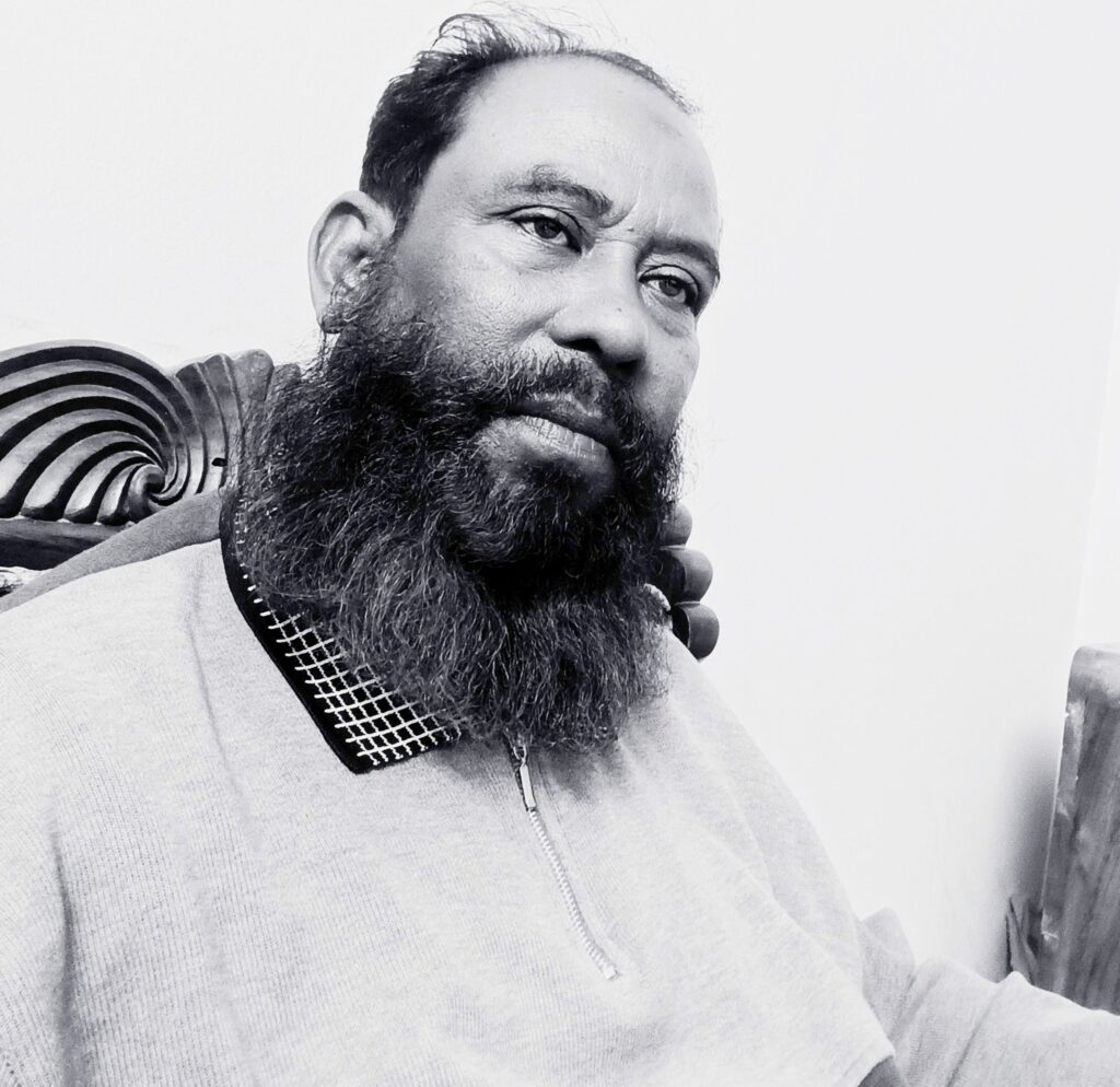 লোভ ও বিলাসিতার মোহে হারিয়ে যাচ্ছে মানবিকতা: পল্লী চিকিৎসক বজলার রহমানের আত্মশুদ্ধির আহ্বান