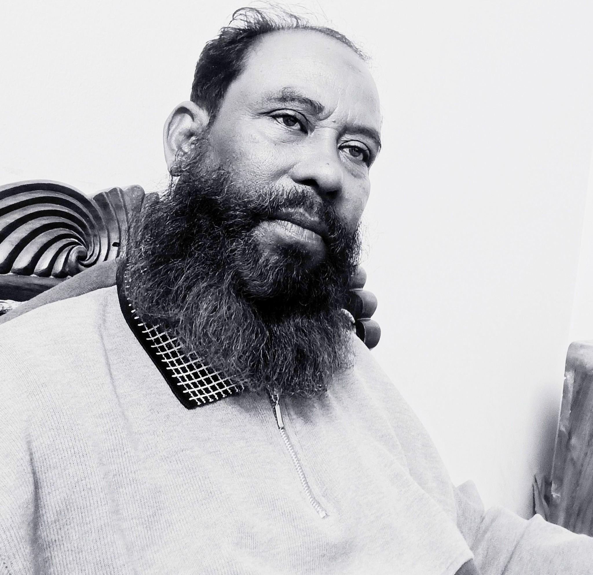 লোভ ও বিলাসিতার মোহে হারিয়ে যাচ্ছে মানবিকতা: পল্লী চিকিৎসক বজলার রহমানের আত্মশুদ্ধির আহ্বান