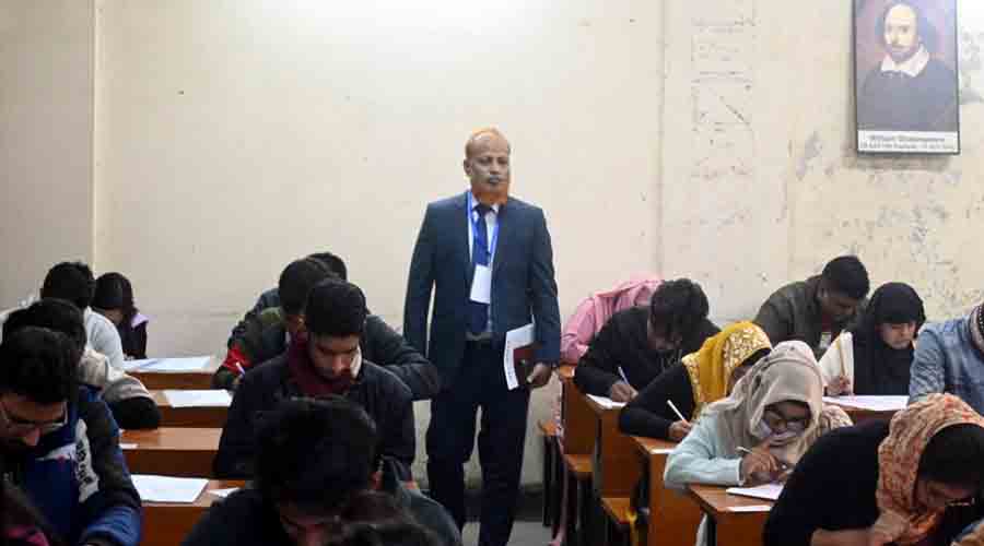 কৃষিগুচ্ছ ভর্তি পরীক্ষা: কুড়িগ্রামে ৪ কেন্দ্রে অংশ নিচ্ছেন ৭৬৫০ পরীক্ষার্থী