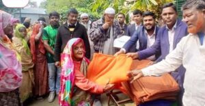 কুড়িগ্রামের উলিপুরে শীতার্তদের মাঝ সাড়ে ৪ শতাধিক শীতবস্ত্র বিতরণ
