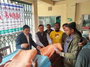 ইজি বাইক অটো শ্রমিকদের মাঝে শীতবস্ত্র উপহার