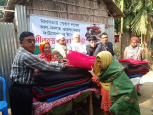 নাগেশ্বরীতে শীতার্ত মানুষের মাঝে আলফালাহ ওয়েলফেয়ার ফাউন্ডেশনের কম্বল বিতরণ