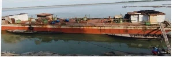 চিলমারীতে ৮ বছর ধরে তেলশুন্য ভাসমান তেল ডিপো: আসন্ন মৌসুমে চড়ম সেচ সংকটের আশংকা।