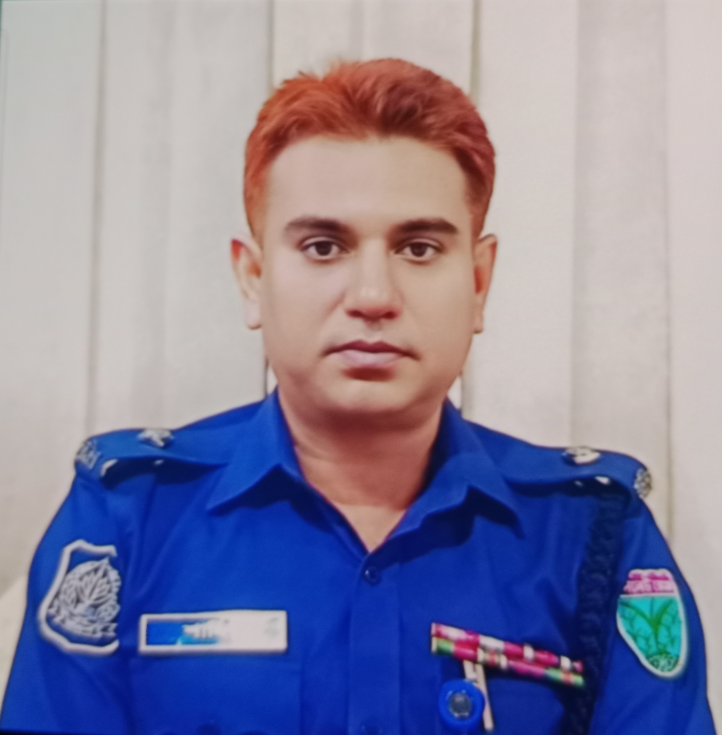 গভীর রাতে আওয়ামীলীগ নেতার বাড়িতে ওসির গোপন বৈঠক 