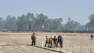 ফুলবাড়ী সীমান্তে বিএসএফের সড়ক নির্মাণ স্থগিত, ১৩ জানুয়ারি পর্যন্ত কাজ না করার আশ্বাস দিল বিএসএফ