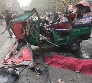 পঞ্চগড়ের বোদায় পাথরবোঝাই ট্রাকচাপায় দুই নারী নিহত, শিশুসহ আহত ৬