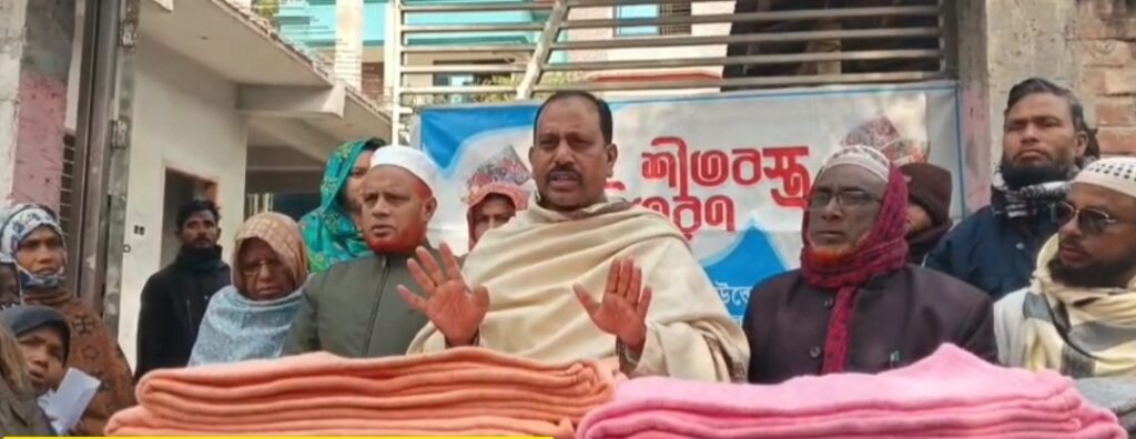 নাগেশ্বরীতে শীতার্তদের মাঝে জাহানারা ফাউন্ডেশনের শীতবস্ত্র বিতরণl