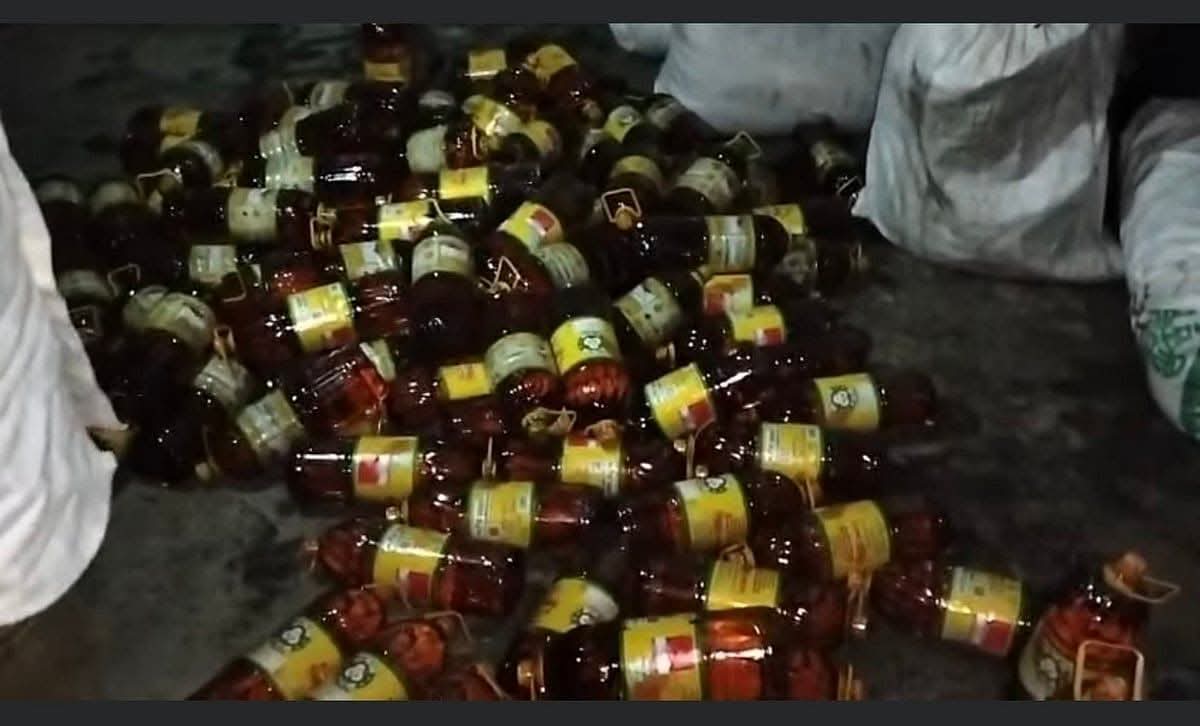 কালাইয়ে টিসিবির পণ্য ব্যবসায়ীর কাছে বিক্রি, দুজন গ্রেপ্তার