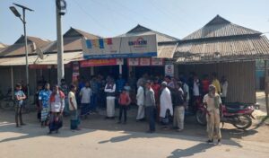 ভূরুঙ্গামারীর মিলনী বাজারে গভীর রোতে সিসিটিভি ক্যামেরায় রেকর্ড হলো রোবট সদৃশ্য বস্তু,