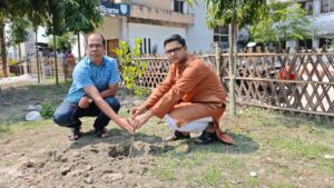 কচাকাটা থানা চত্বরে বৃক্ষরোপণ করলেন ভুরুঙ্গামারী এএসপি সার্কেল