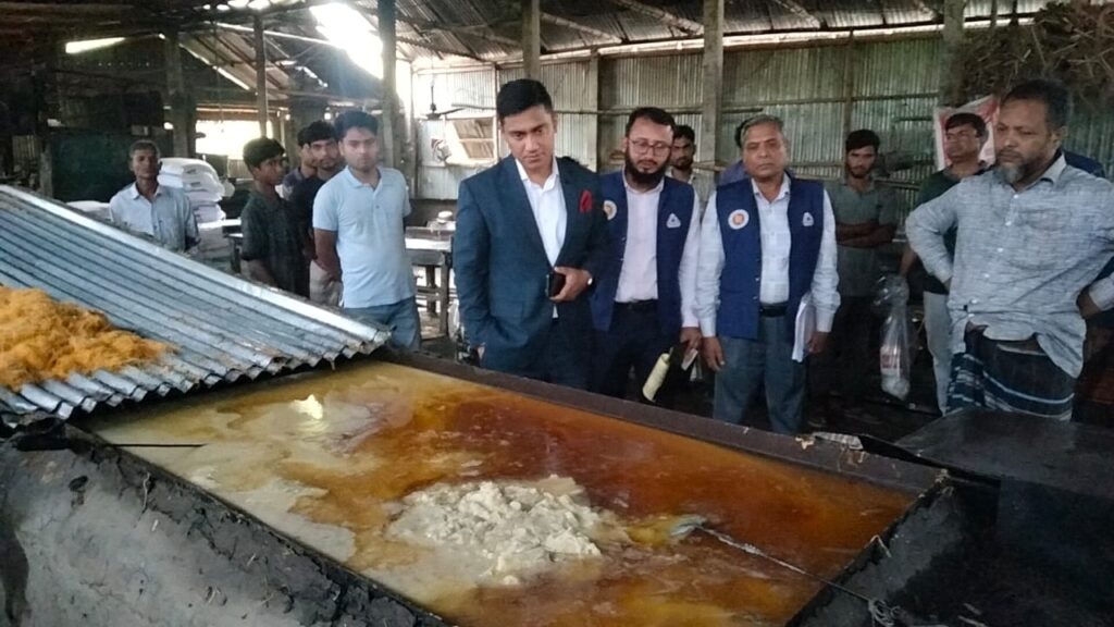 ভূরুঙ্গামারীতে ভ্রাম্যমাণ আদালতের অভিযান: ভেজাল সেমাই তৈরির দায়ে কুমিল্লা বেকারিকে ৫০ হাজার টাকা জরিমানা