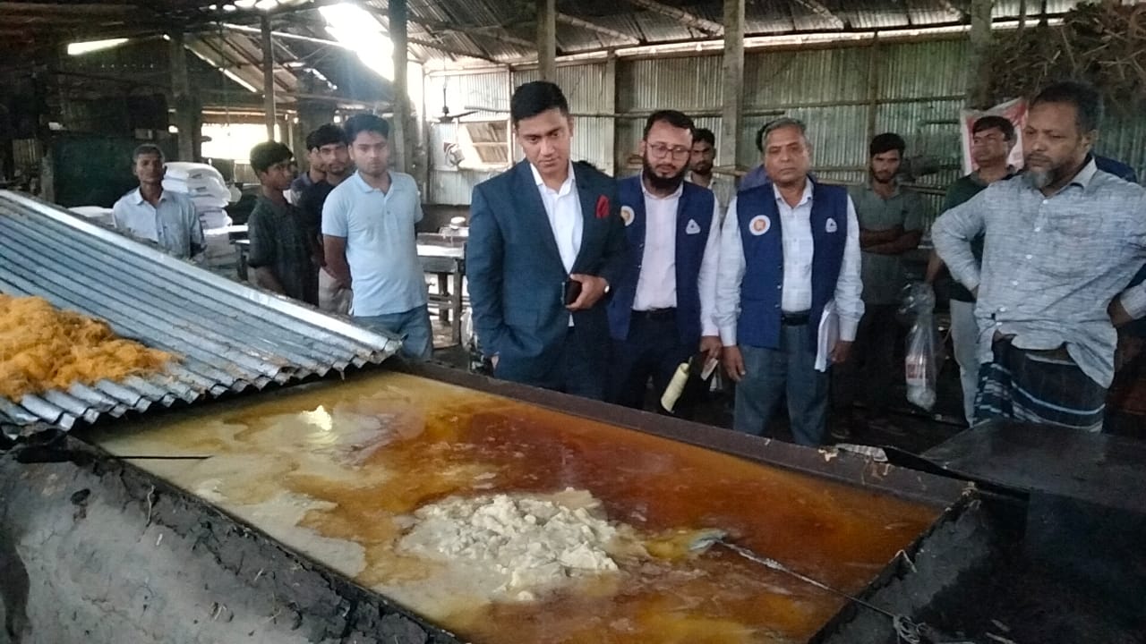 ভূরুঙ্গামারীতে ভ্রাম্যমাণ আদালতের অভিযান: ভেজাল সেমাই তৈরির দায়ে কুমিল্লা বেকারিকে ৫০ হাজার টাকা জরিমানা