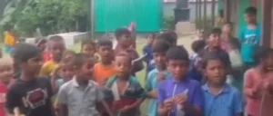 কুড়িগ্রামে স্কুলে আসেন না শিক্ষকরা, কুড়িগ্রামে লাঠি সোঁটা হাতে শিশুদের আন্দোলন